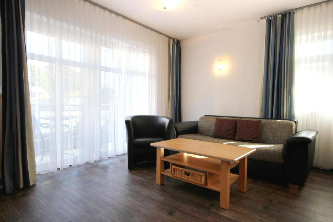 Karina By Rujana Apartment *